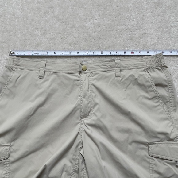 LL Bean Tropicwear Khaki Cargo Shorts Mens XL 512822 - Picture 2 of 12